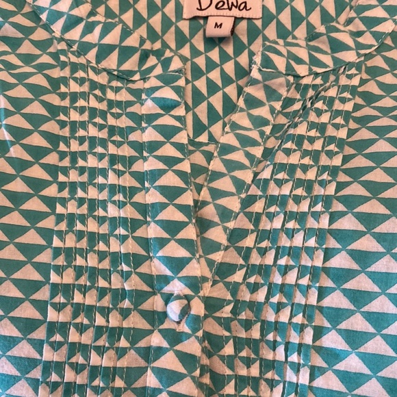 Turquoise and White Split Neck Geometric Print Tunic - Size Medium - Picture 8 of 8